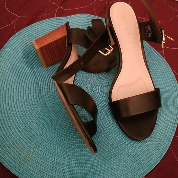 Shoes - Picture 2 of 4